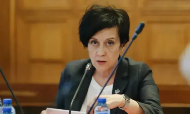 Антоанета Цонева за Възраждане: Мъглата скрива сълзите им – от Газпром не си вдигат телефона... - Tribune.bg