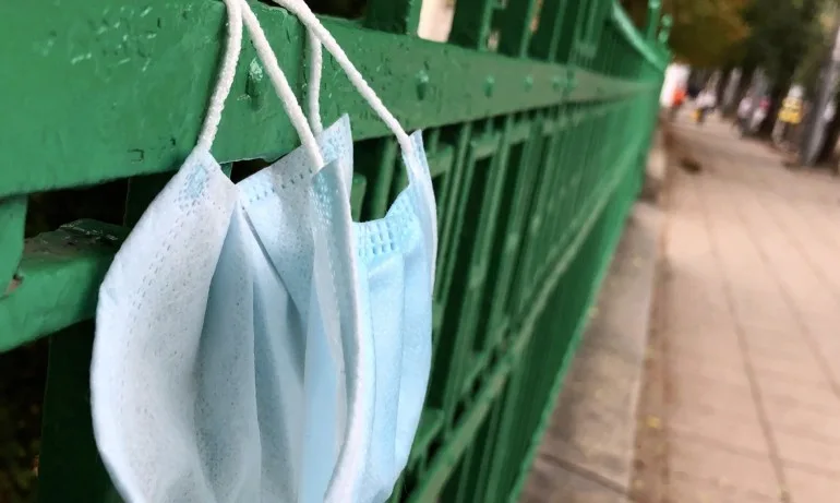 10 дни допълнителен отпуск за учителите, лекувани от Covid-19 - Tribune.bg