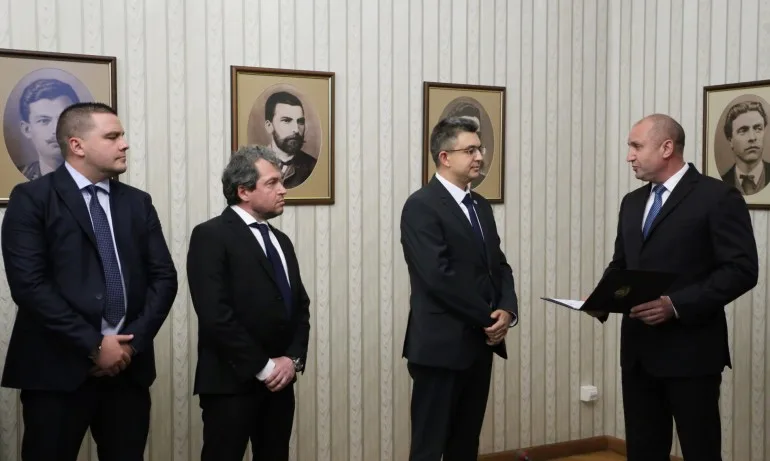 Има такъв народ връща изпълнения мандат на президента в 17.00 ч. - Tribune.bg