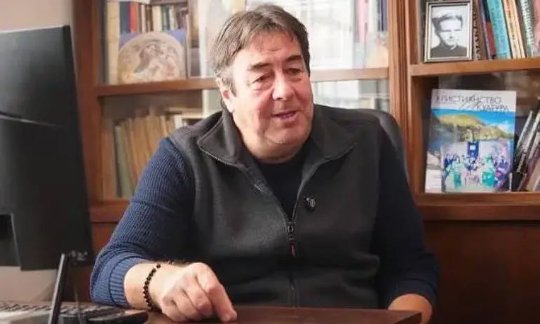 Венцислав Каравълчев: Връщаме реликви от негръцки манастири на Гърция - Tribune.bg