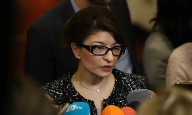 Десислава Атанасова: Трети мандат в БСП ще е обречен - Tribune.bg