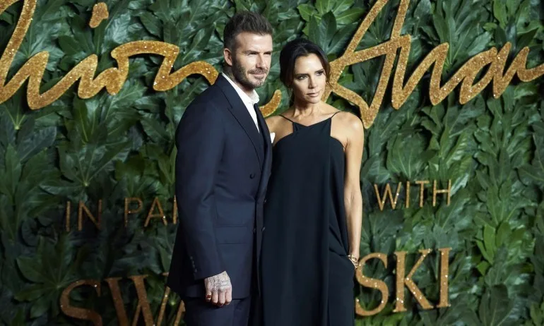 Сестрата на Виктория Бекъм работи като шофьор в ковид център - Tribune.bg