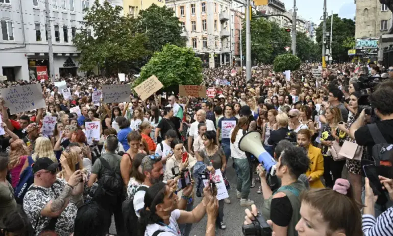 Народно недоволство: Протест срещу насилието пред НС - Tribune.bg