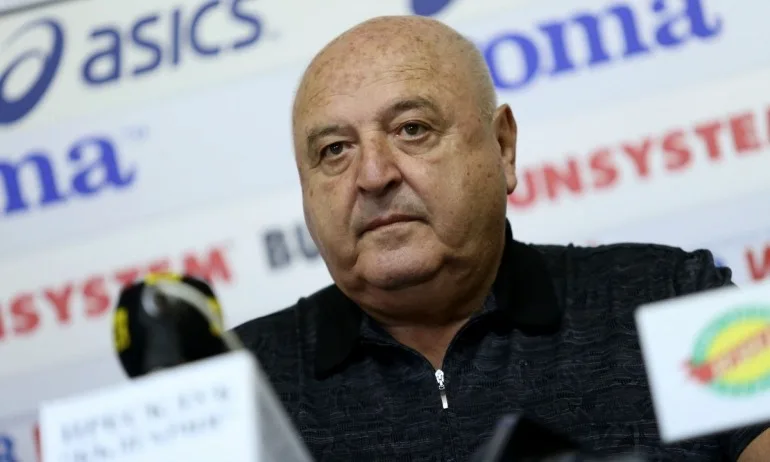 Венци Стефанов разкритикува националния отбор, определи кои трима трябва да играят - Tribune.bg
