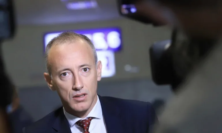 Вълчев: При 20% ученици със симптоми на грип и коронавирус, ще се минава на дистанционно обучение - Tribune.bg