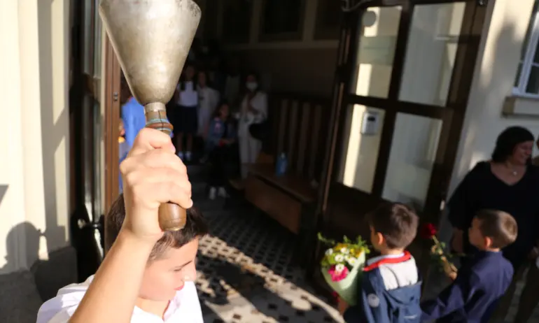 214 са свободните места за прием в първи клас в общинските училища - Tribune.bg