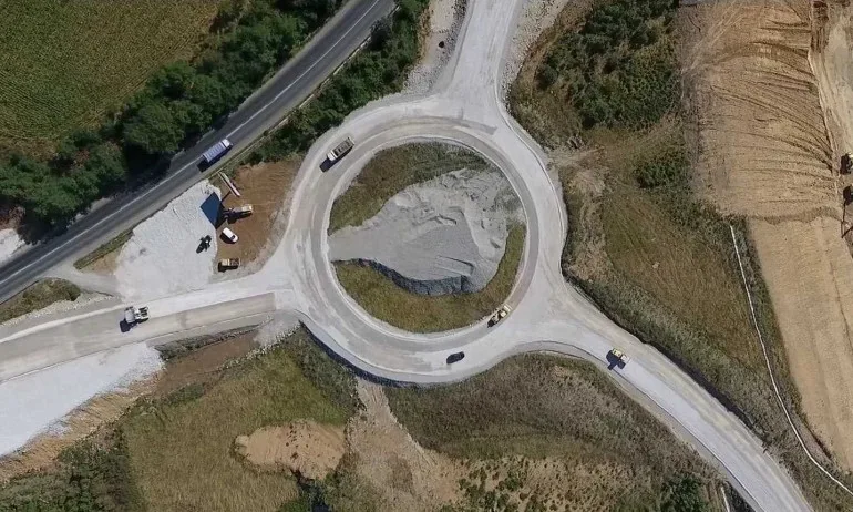 Без технически проект: АПИ спира изграждането на 4 мостови съоръжения в участък 2 от АМ Хемус - Tribune.bg