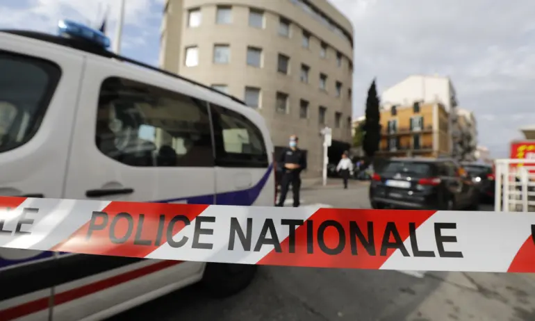 Деца и възрастен мъж са ранени при нападение с нож във френския град Анси - Tribune.bg