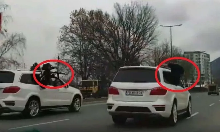 Бели джипове и калашници стреснаха Асеновград - Tribune.bg