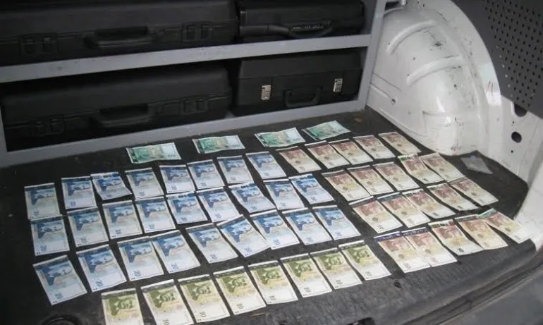 Арестуваха разследващ полицай с подкуп (подробности) - Tribune.bg