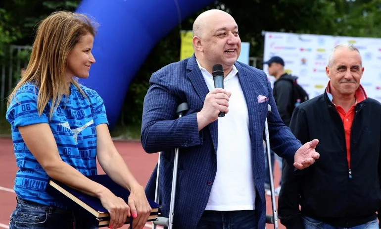 Министър Кралев даде старт на 10-ото юбилейно издание на турнира Тереза Маринова и приятели - Tribune.bg