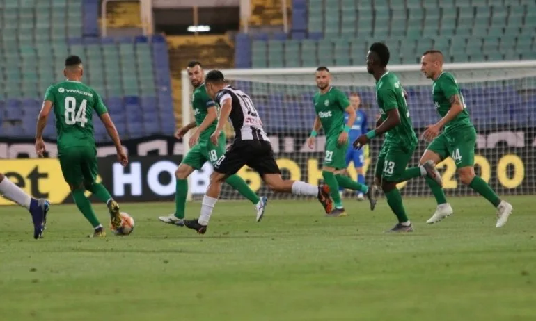 ФУТБОЛ: Лудогорец се откъсна на върха след десета поредна победа - Tribune.bg