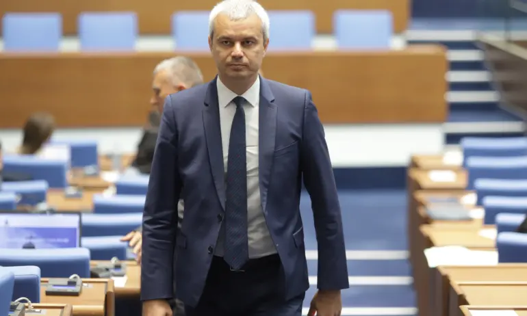 Възраждане събират подписи за вот на недоверие, Петков спокоен, че Денков е безалтернативен - Tribune.bg