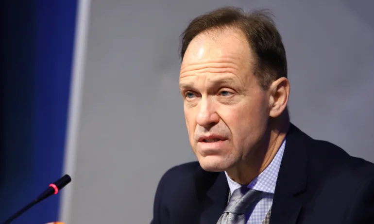 Предлагат увеличение с 30% на заплатите в МВнР с доклад до служебния премиер - Tribune.bg