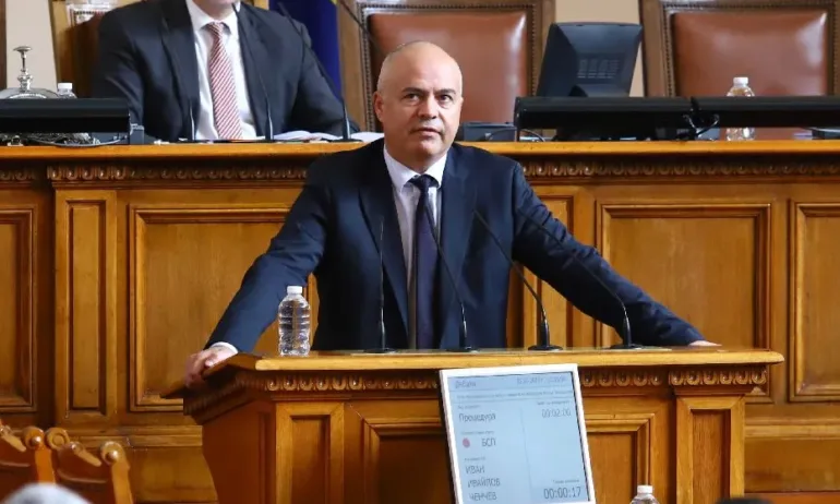 Кирил Петков ни каза да оттеглим Законопроекта и ще ни даде кодовете за машините - Tribune.bg