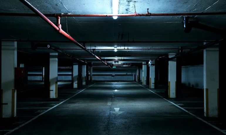 Без да напуска България – мъж получи шест акта от Стокхолм - Tribune.bg