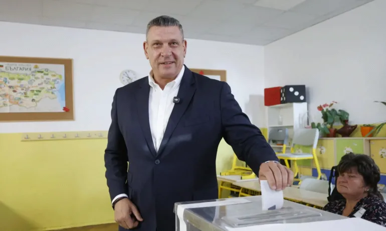 Георги Кандев: Гласувах за стабилна България и призовавам всички да упражнят правото си на глас - Tribune.bg