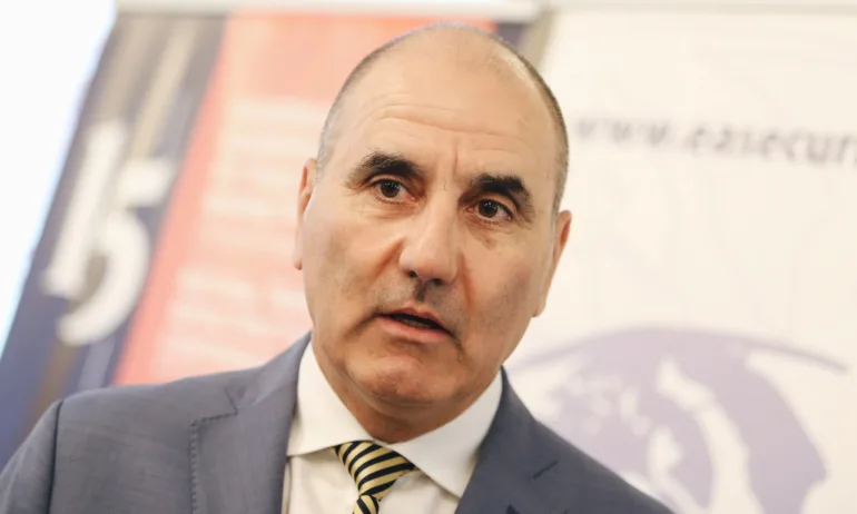 Цветан Цветанов: Извергът, нарязал 400 пъти момичето е опасен за обществото! - Tribune.bg