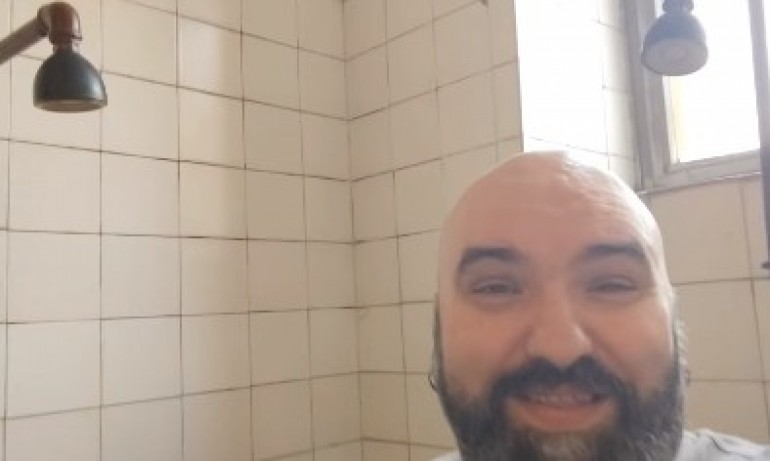 &bdquo;Аз съм добре, намирам се в банята. Сега съм в