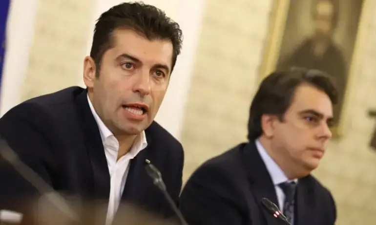 Свободна Европа: Петков и Василев се отрекоха от партийния си сайт заради дело за клевета - Tribune.bg