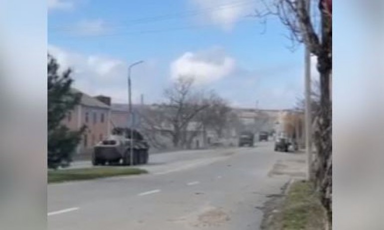 В посока Мариупол се движи колона руска техника, съобщава УНИАН