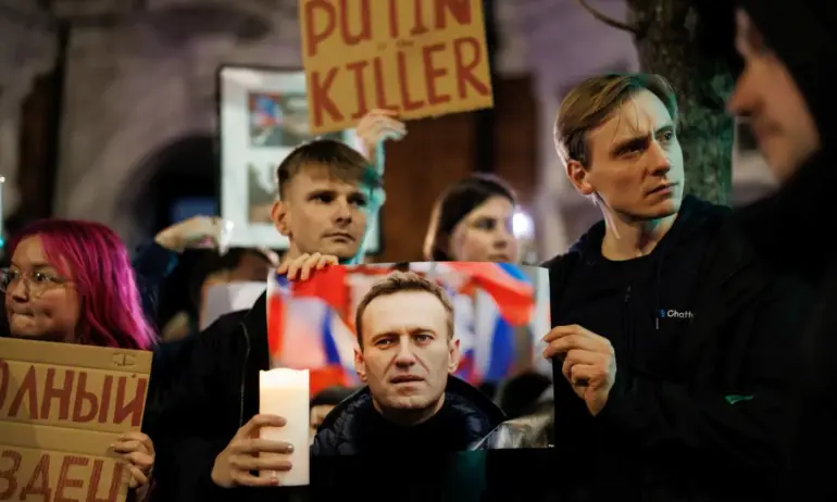 Британското правителство държи отговорни руските власти за смъртта на Навални - Tribune.bg