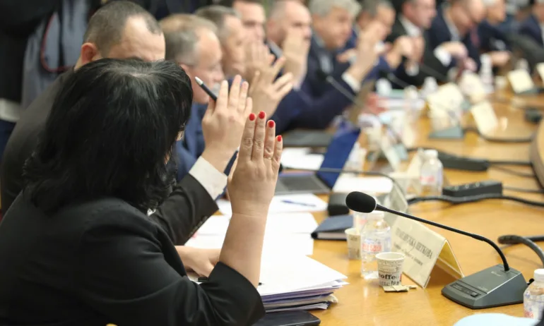 Комисията по бюджет и финанси разглежда окончателно Закона за приходите и разходите на държавата - Tribune.bg