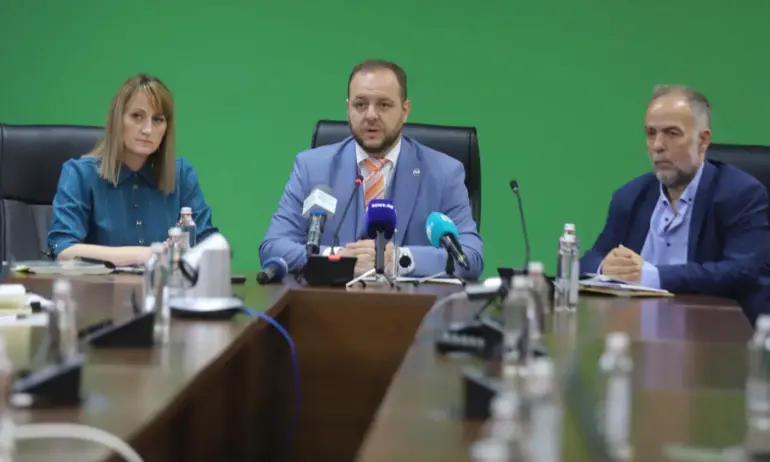 Пречката за тунела под Шипка падна в съда: Решението, с което Сандов, Белев и Кирил Петков направиха резерват там - Tribune.bg