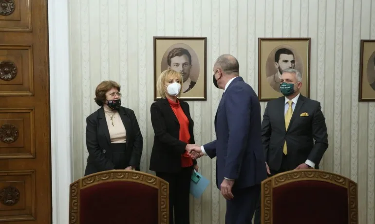 Изправи се! Мутри вън! ще подкрепят само кабинет на партиите от протеста - Tribune.bg