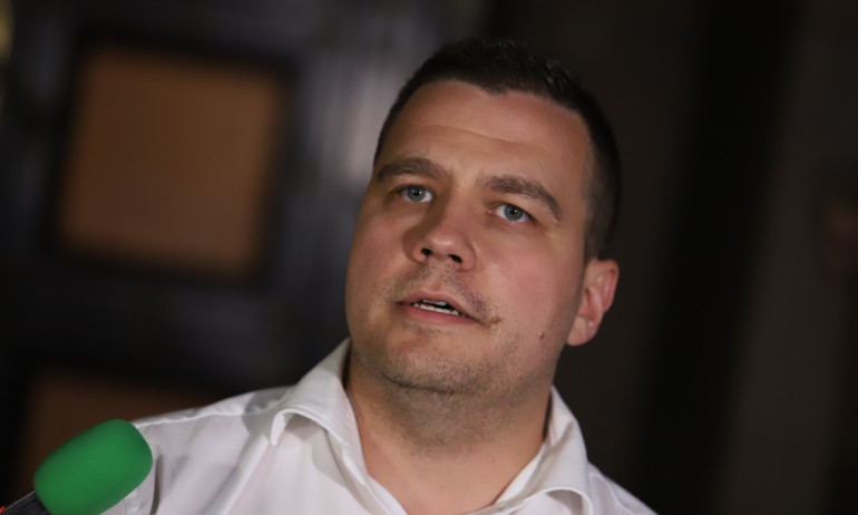 Балабанов показа плана на Петков за РСМ – бележка писана на път за Киев (СНИМКА) - Tribune.bg