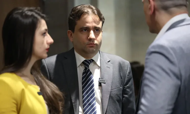 ПП-ДБ не се отказват: Решават тема за вот на недоверие през септември - Tribune.bg