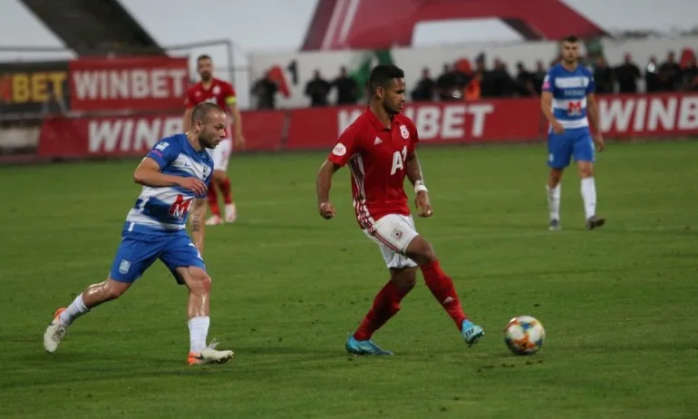 ЦСКА изцяло в червено срещу Осиек - Tribune.bg