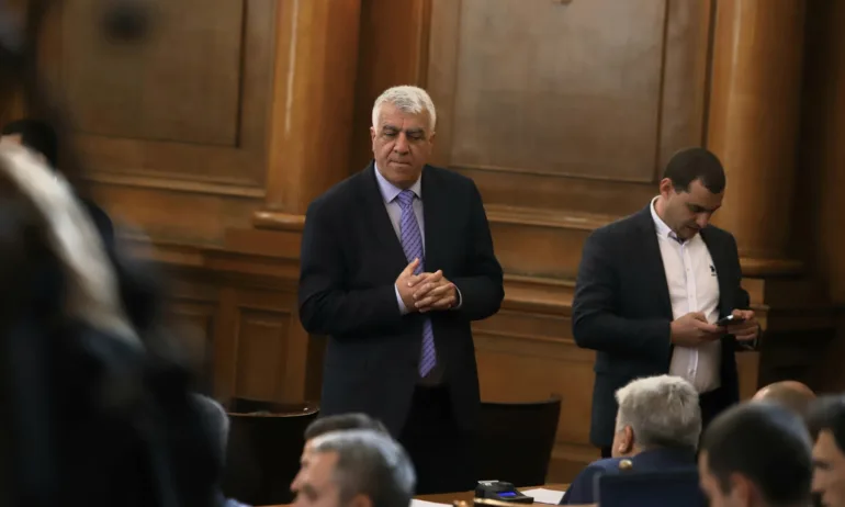 Румен Гечев: Завръщането на хартиената бюлетина е връщане към европейската практика - Tribune.bg