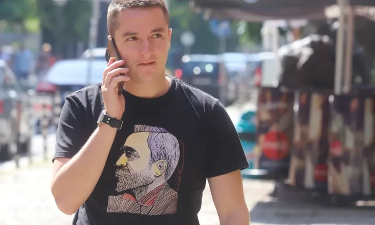 FactCheck: Божанков брани руски шпиони като Матросов на амбразурата, съзнателно неглижира и изкривява факти и събития - Tribune.bg