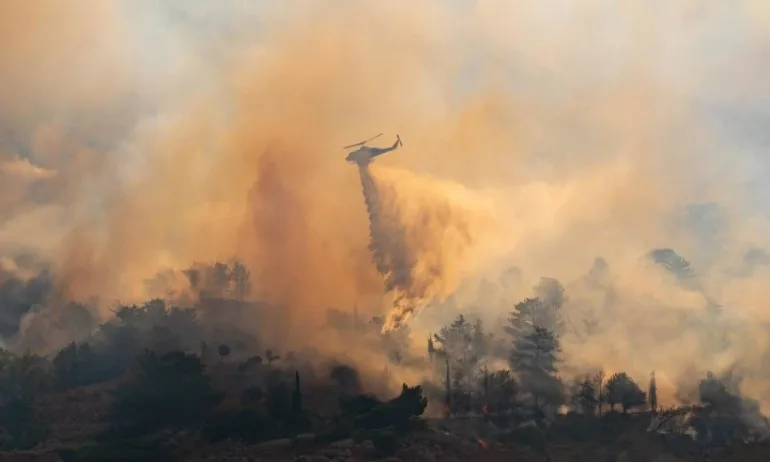 Заради пожари Гърция обяви извънредно положение на остров Хиос - Tribune.bg
