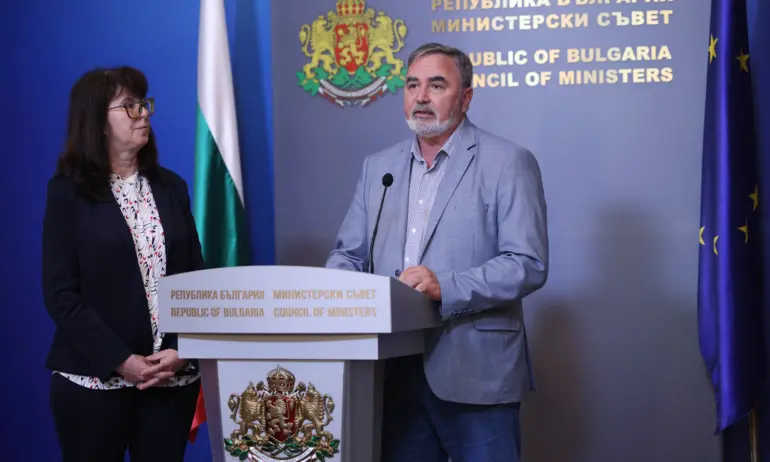 Доц. Кунчев за починалите две бебета от коклюш: Медицинска помощ е потърсена късно - Tribune.bg