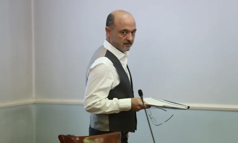 Асен Меджидиев не прие оставката на директора на УМБАЛ Свети Иван Рилски - Tribune.bg