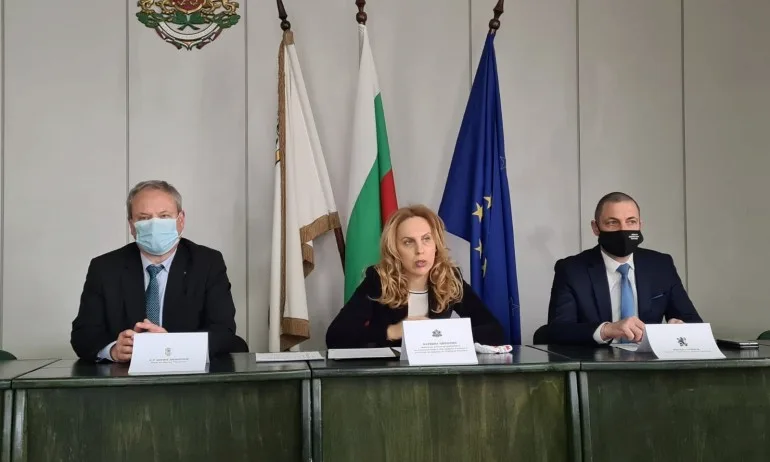 Николова: От днес туроператори могат да кандидатстват за безвъзмездната помощ от 51 млн. лв. - Tribune.bg