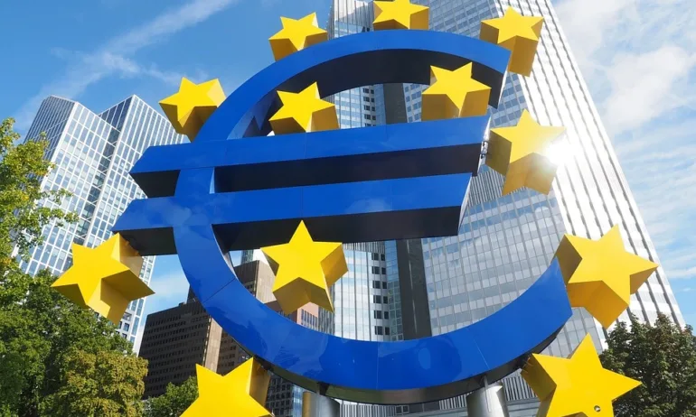EK миналата година: Пичове, welcome to the Eurozone; ЕК днес: Пичове, внимавайте в картинката! - Tribune.bg