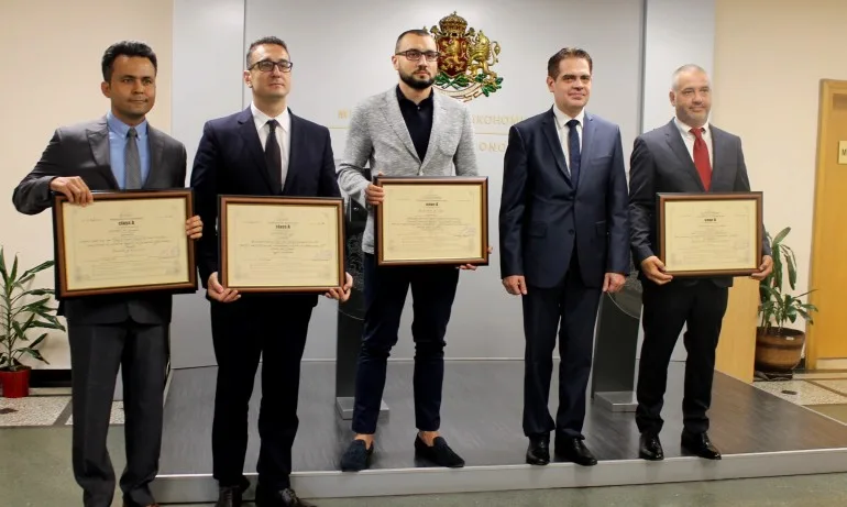 Министърът на икономиката връчи четири сертификата за инвестиции в размер на 110 млн. лв. - Tribune.bg