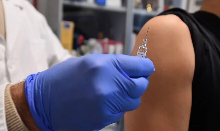 230 хиляди българи на и над 65 години могат да се ваксинират безплатно срещу грип - Tribune.bg