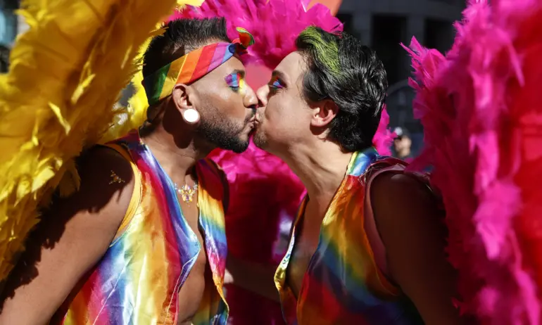 Естония стана първата бивша съветска република узаконила еднополовите бракове - Tribune.bg