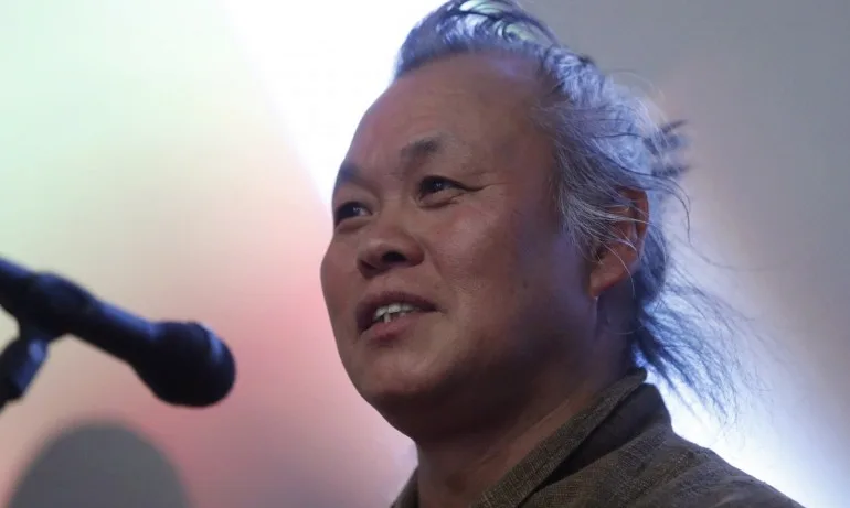 Талантливият южнокорейски режисьор Ким Ки-дук почина от COVID-19 - Tribune.bg