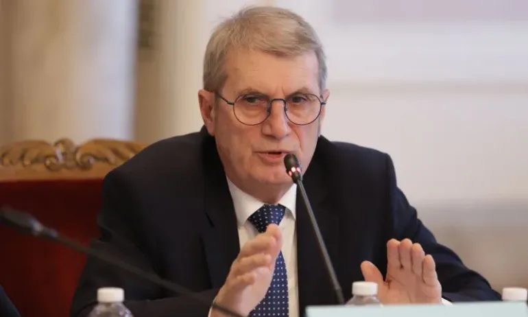 Проф. Хинков:Бордовете на болниците не вършат работа, само взимат пари - Tribune.bg