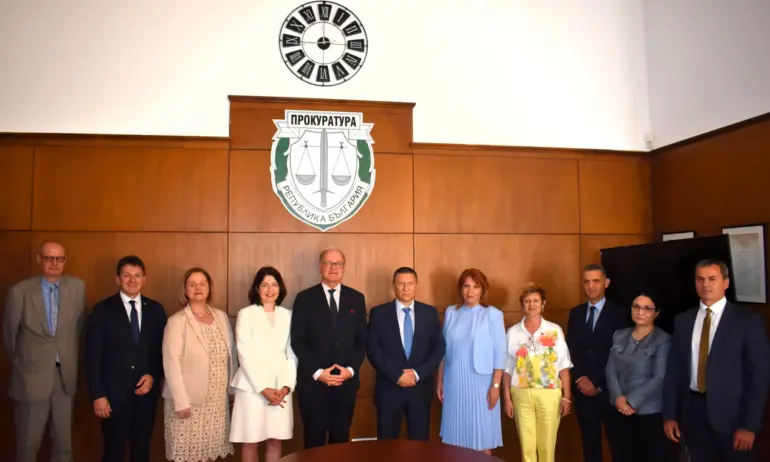 Сарафов обсъди противодействието на киберпрестъпленията и тероризма с главния прокурор на Бавария Райнхард Рьотле - Tribune.bg