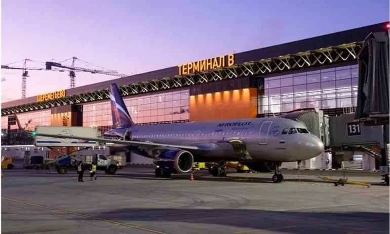 Служител на посолството на САЩ опита да качи снаряд на самолет в Москва - Tribune.bg