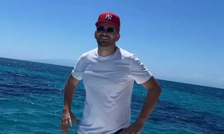 С бира в ръка: Слави Василев доволен, че фенската маса на ПП/ДБ се топи - Tribune.bg