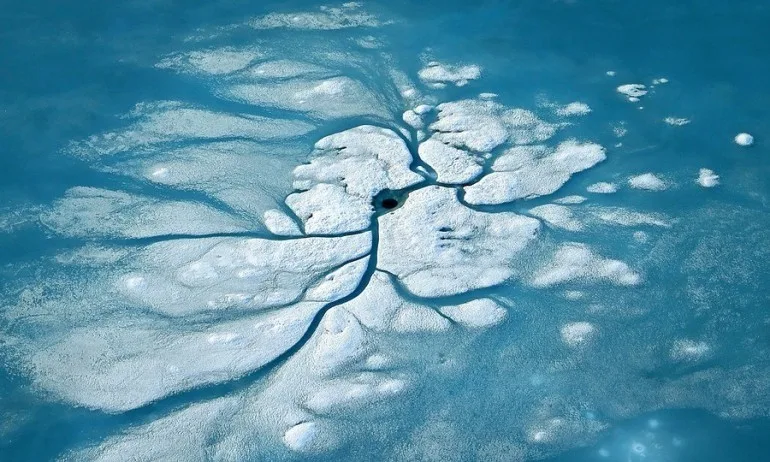 Намериха тялото на потъналото в замръзнал язовир дете - Tribune.bg