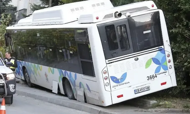 Изписани са всички пострадали при катастрофата с автобус на градския транспорт в София - Tribune.bg