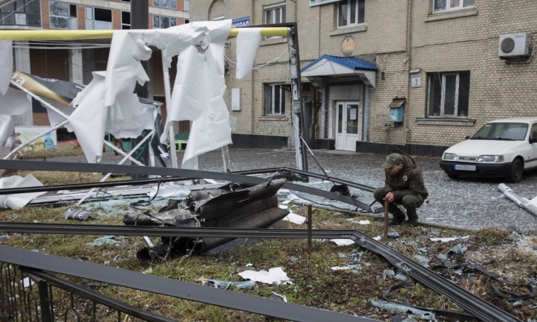 Десетки жертви след нахлуването на Русия в Украйна (ВИДЕО/ОБЗОР) - Tribune.bg